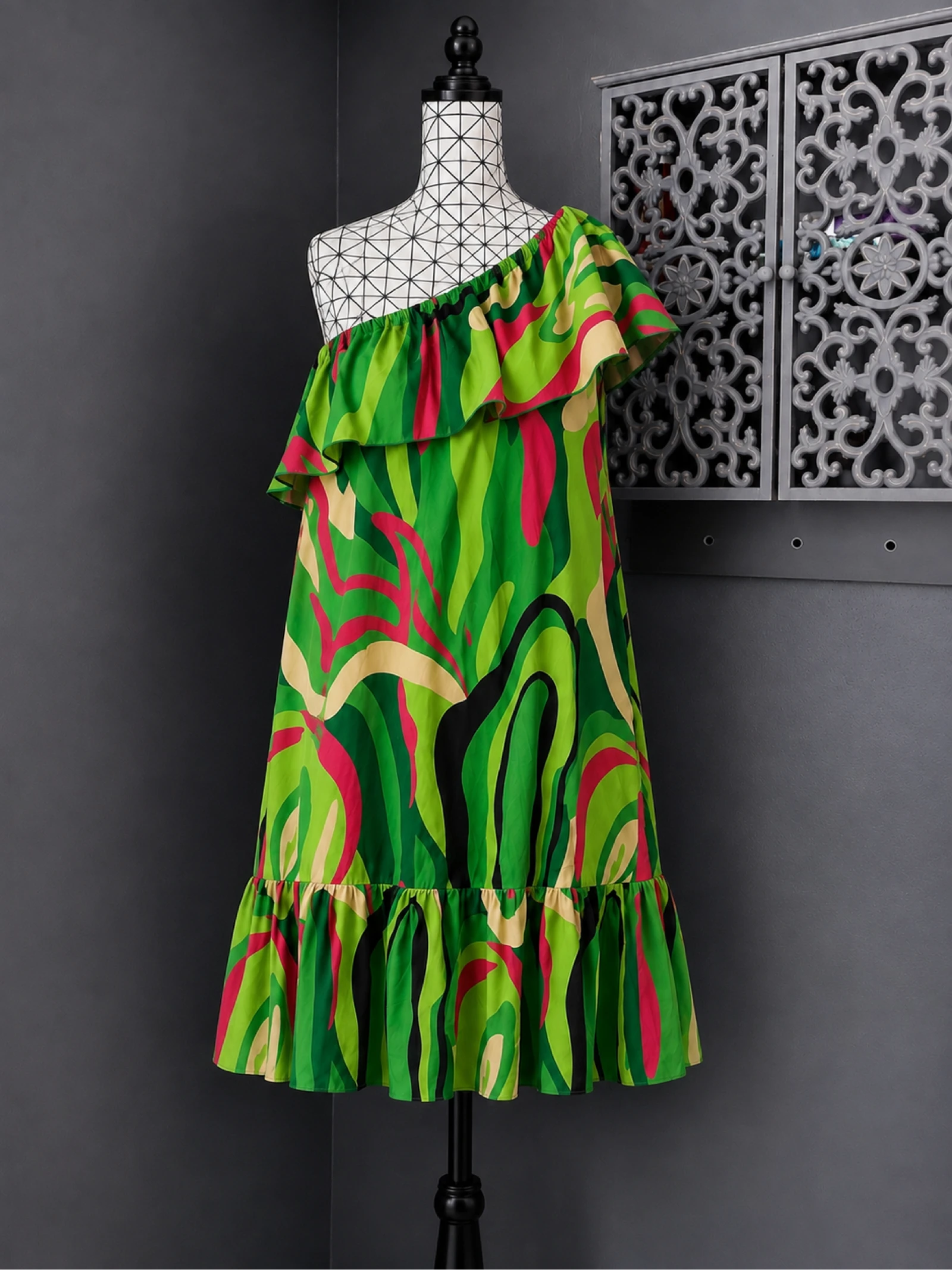 🌸 robe verte multicolore grande taille 56 épaules dénudées volantée ample tendance 🌸